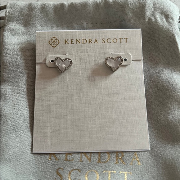 Kendra Scott Silver Tone Ari heart earrings - Picture 2 of 8